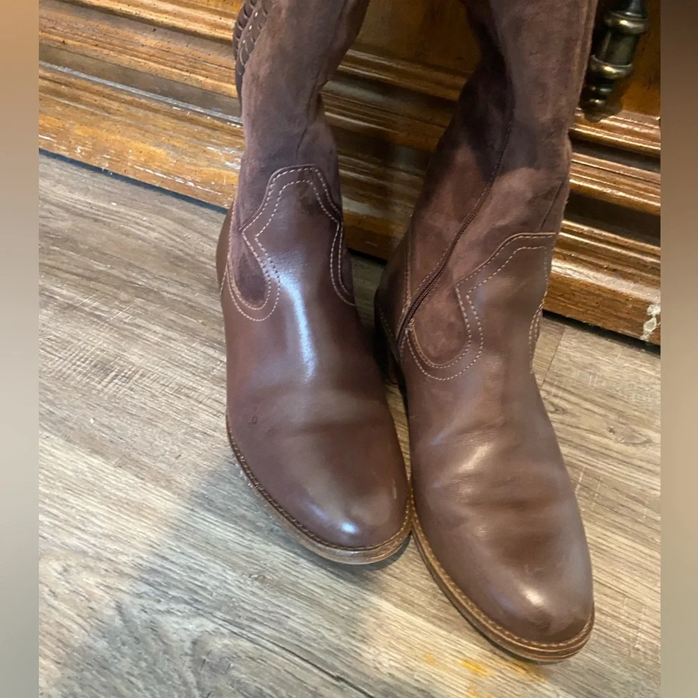 Brioso Sedona Leather Brown Knee-High Boots with Embellishments - Picture 10 of 11